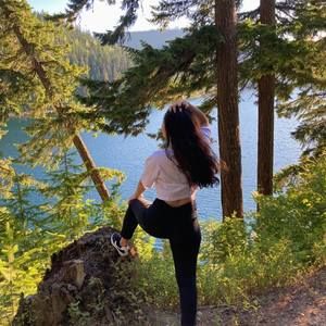 Meet your Posher, Andrea danielle